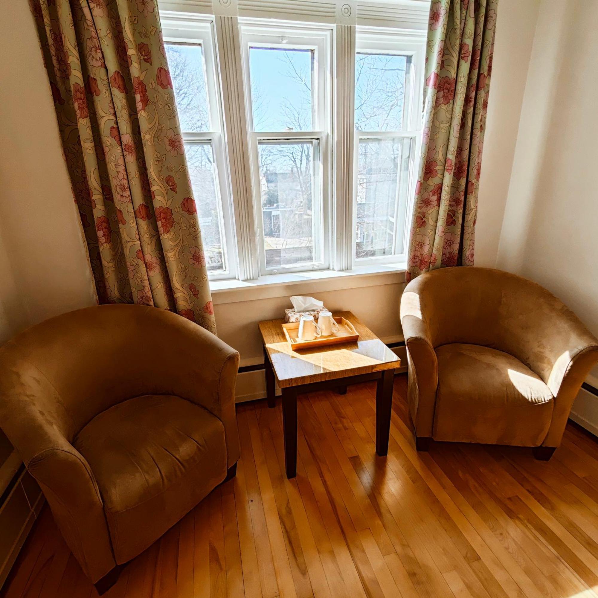 Andy'S Blue House Bed & Breakfast Шарлъттаун Екстериор снимка