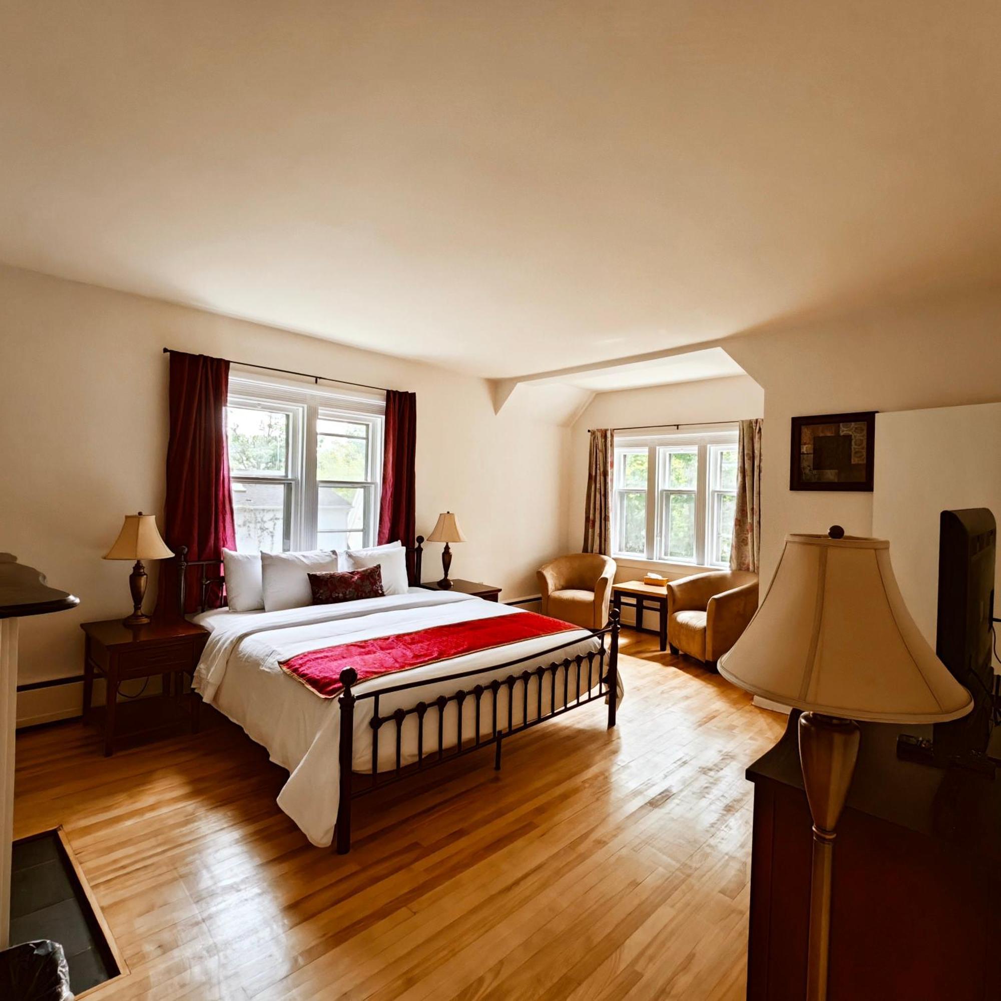 Andy'S Blue House Bed & Breakfast Шарлъттаун Екстериор снимка